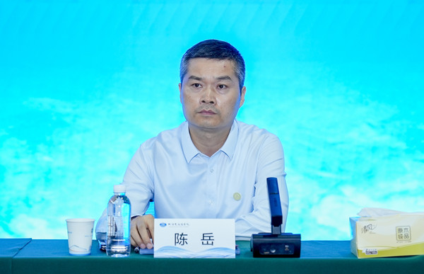 陳岳_副本.jpg
